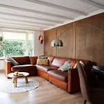 شقة Knus Relaxchalet Met Prive Hottub *