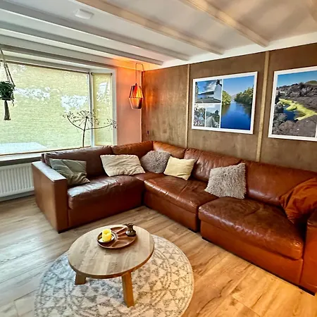 Knus Relaxchalet Met Prive Hottub