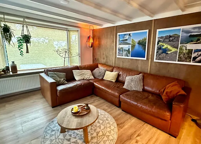 Knus Relaxchalet Met Prive Hottub